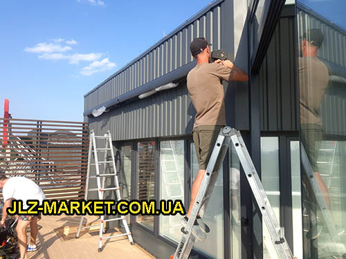 Установка маркизы JLZ на террасе Установка маркизы JLZ на террасе пентхауза