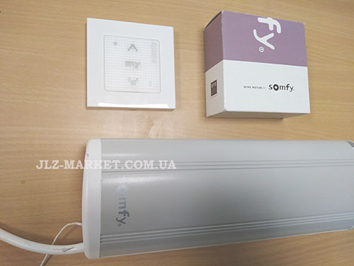 Электрокарниз Movelite Somfy с радиоклавишей Smoove Электрокарниз Movelite Somfy c радиоклавишей Smoove